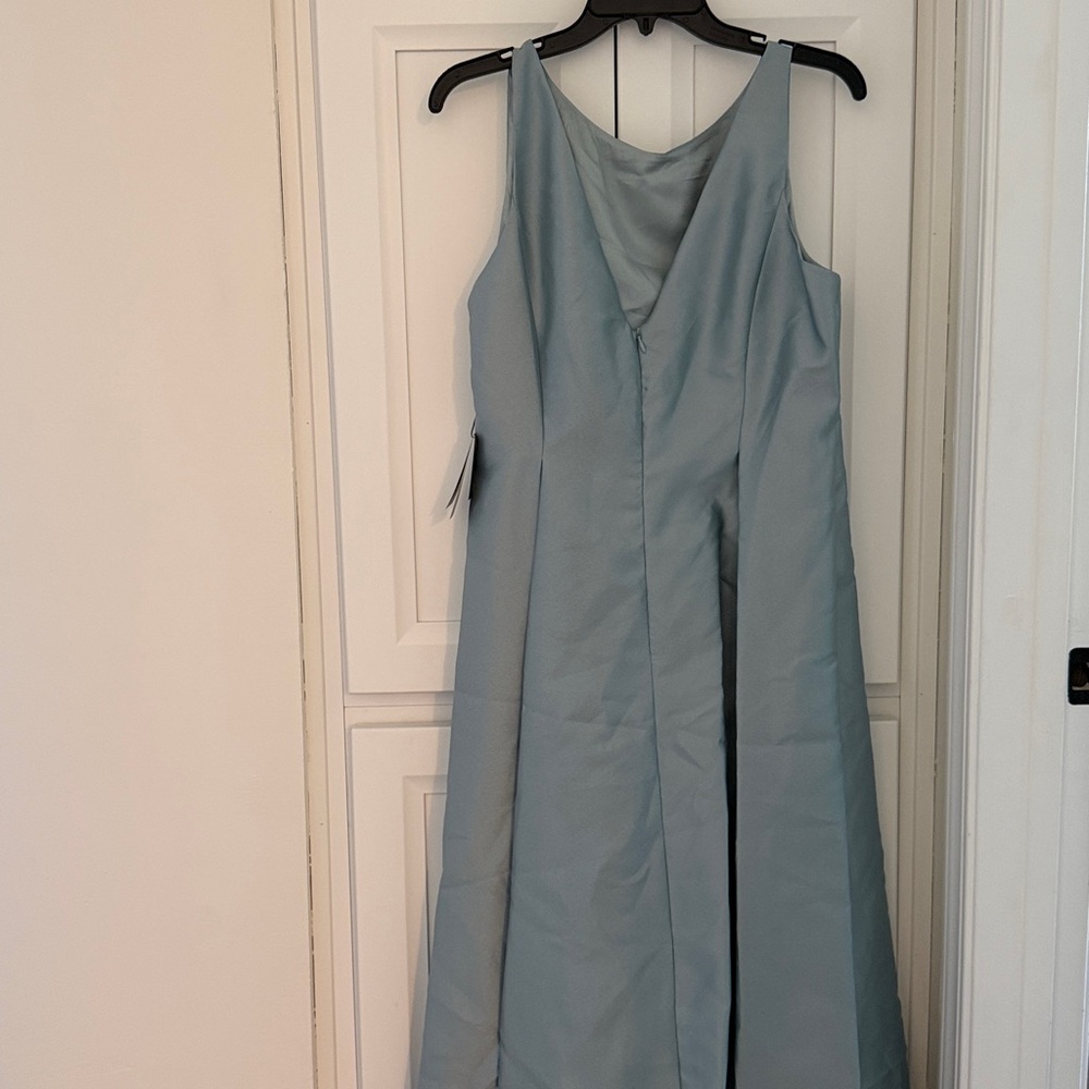 Adrianna Papell Blue Sleeveless High Low Ball Gown/Dress Size 14 NWT - Picture 4 of 4